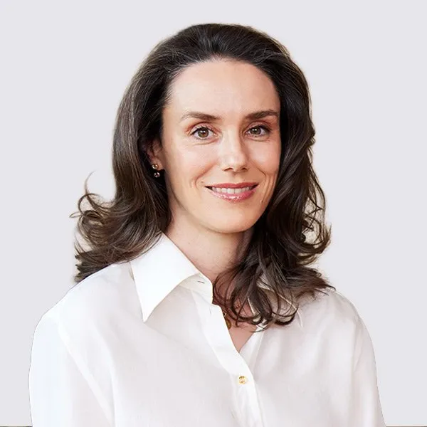 stratum-capital-markets-leadership-team-zita-saurel